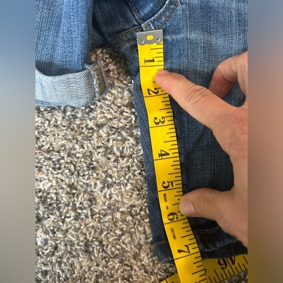 GUESS women’s button fly denim shorts size 26 - Picture 6 of 10